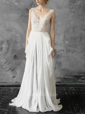 Plunged Sleeveless Chiffon With Appliques